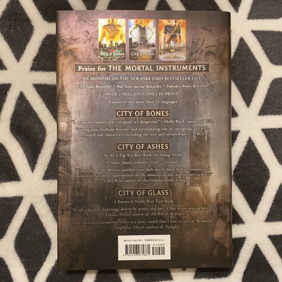 The Infernal Devices Book One: Clockwork Angel - Picture 3 of 9